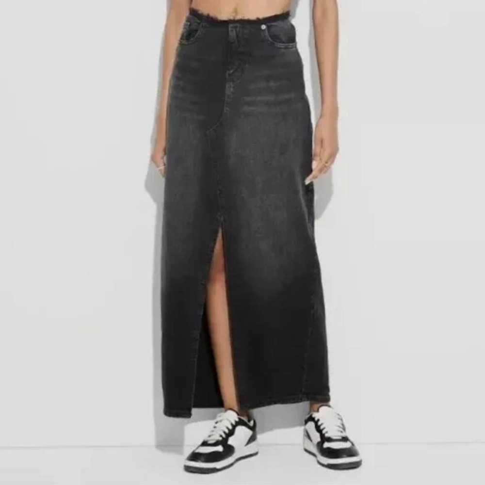 Wild Fable Woman's size 4 color distressed Black Maxi Denim Skirt NEW!